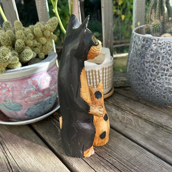 Vintage Wooded Hand Carved And Painted Folk Art Cat W Child Indonesia 10.5"x2.5" - Picture 11 of 16